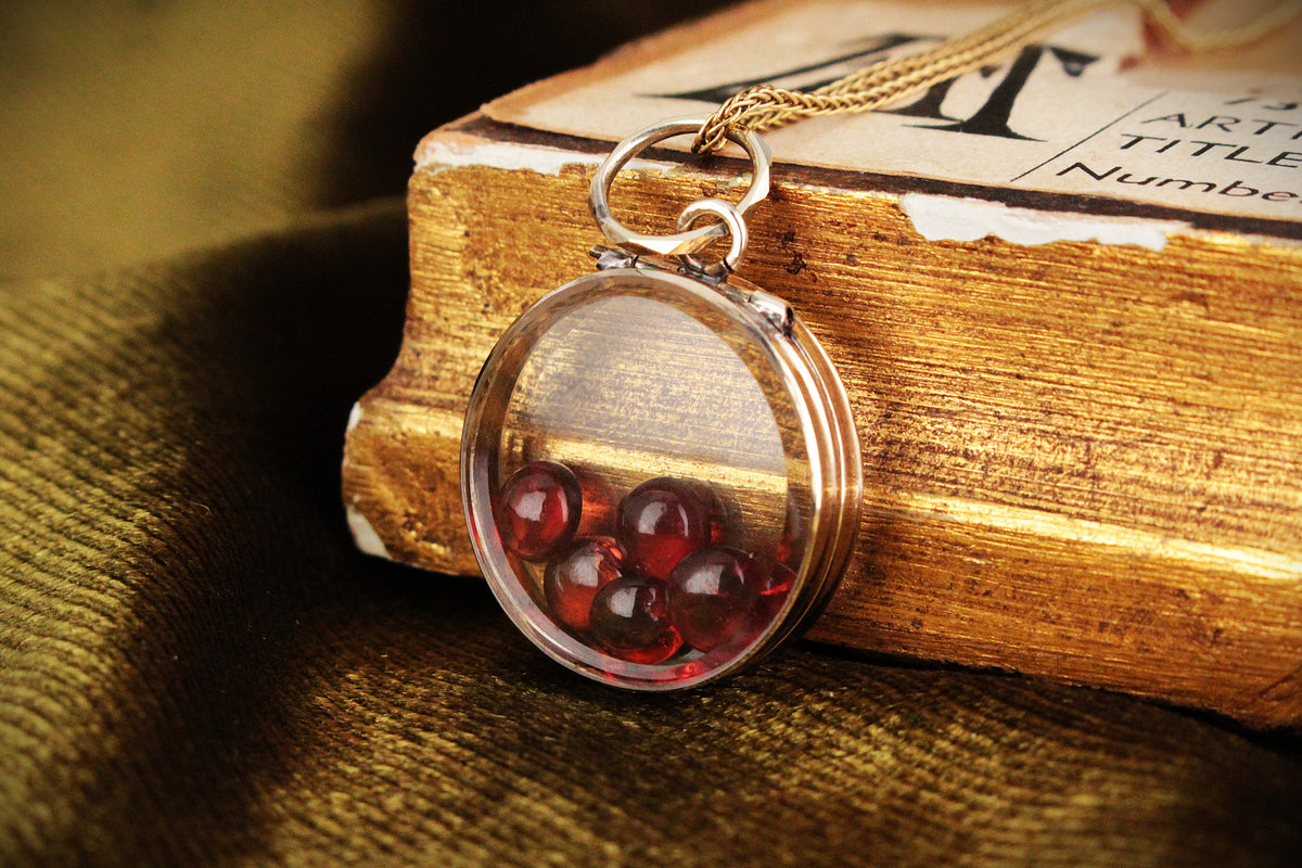 ANTIQUE EDWARDIAN GLASS LOCKET 9ct GOLD