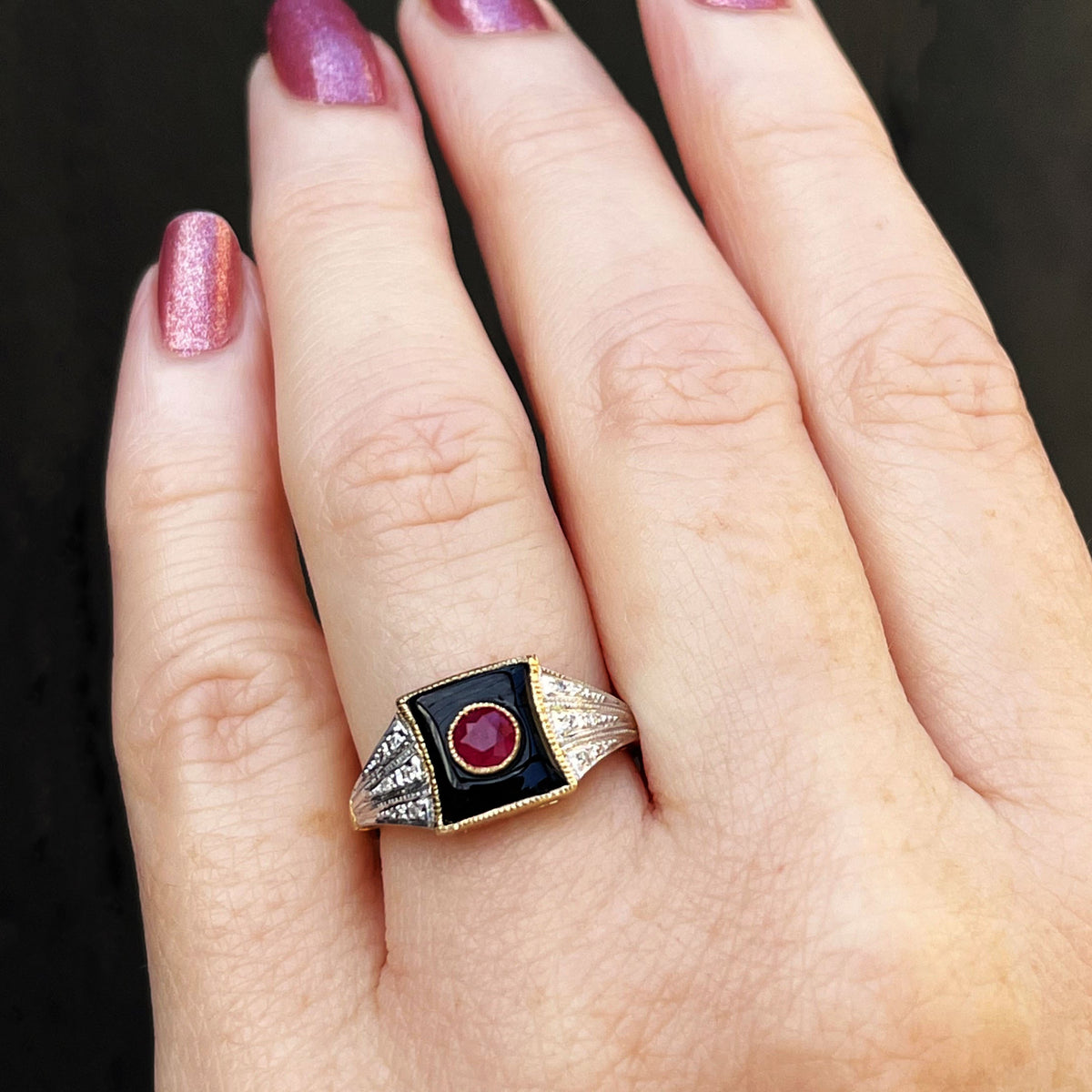 MODERN ART DECO STYLE ONYX RUBY &amp; DIAMOND RING 9ct GOLD