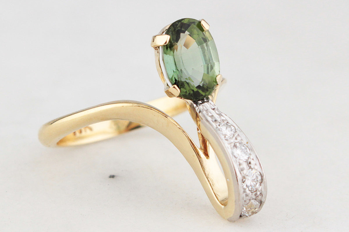 VINTAGE c1940’s SAPPHIRE &amp; DIAMOND RING 18ct GOLD