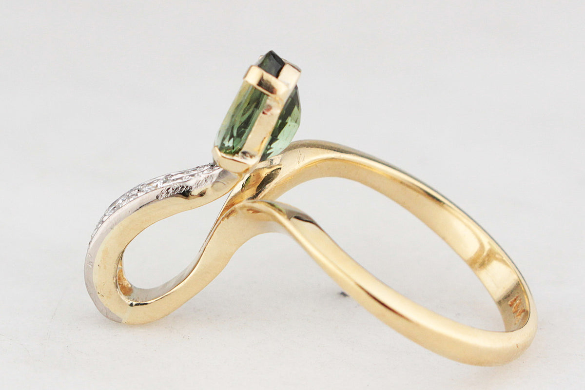 VINTAGE c1940’s SAPPHIRE &amp; DIAMOND RING 18ct GOLD