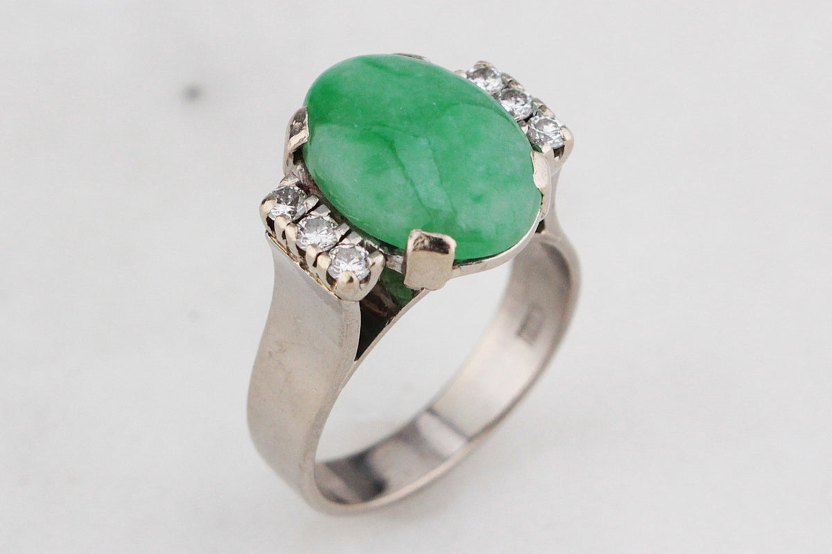 VINTAGE c1940 5ct JADE &amp; DIAMOND RING 18ct GOLD