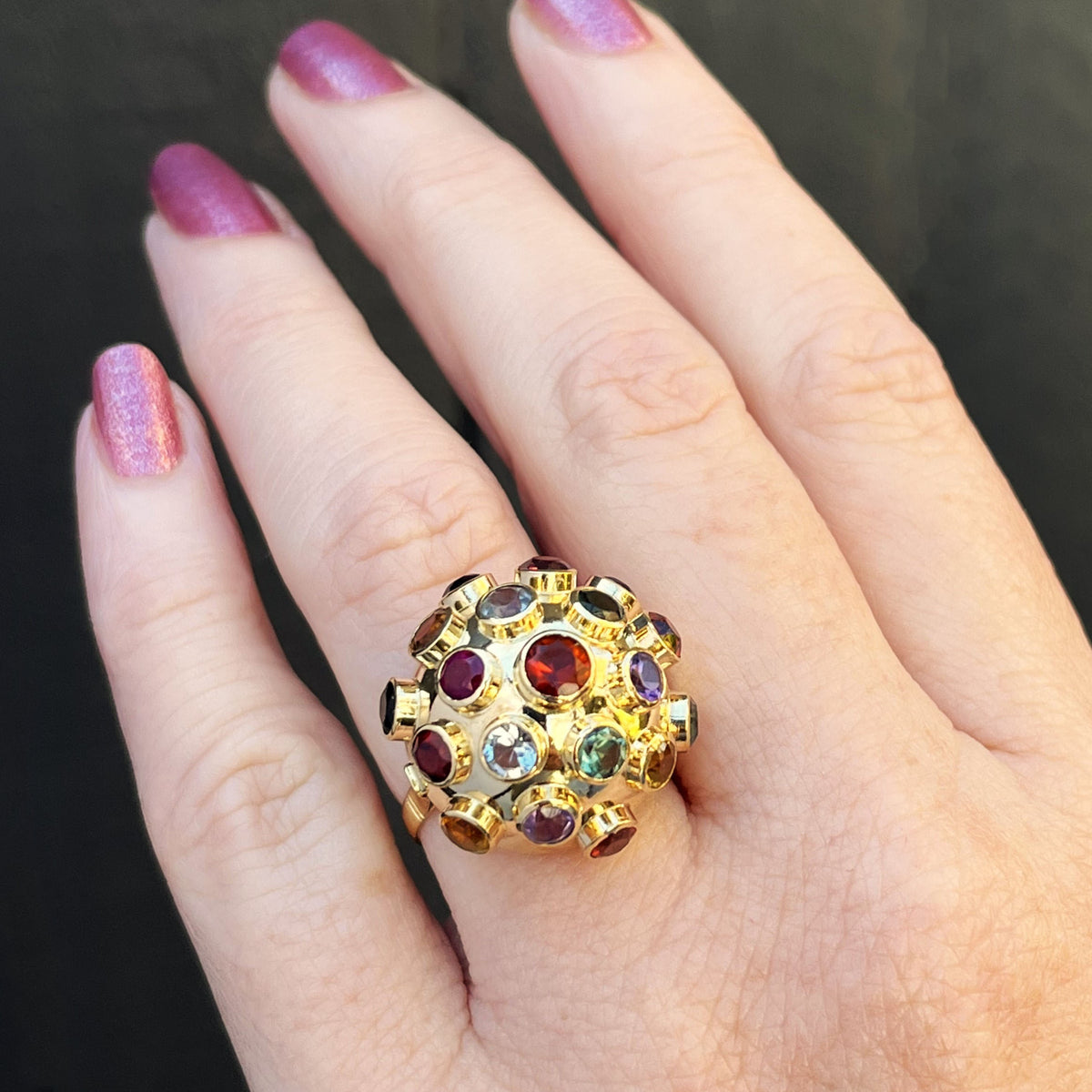 MID-CENTURY H. STERN ‘SPUTNIK’ BOMBE RING 18ct GOLD