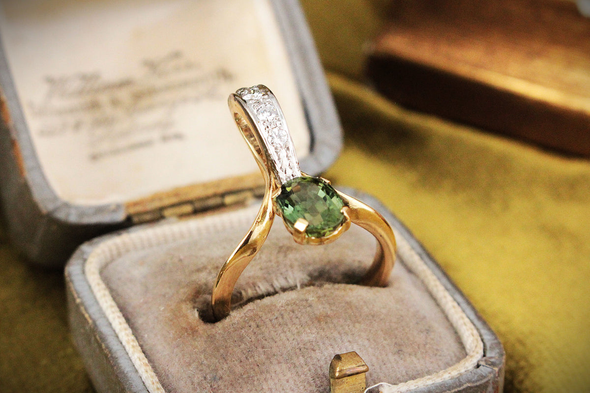 VINTAGE c1940’s SAPPHIRE &amp; DIAMOND RING 18ct GOLD