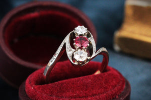 ANTIQUE ART NOUVEAU DIAMOND & RUBY RING 14ct GOLD
