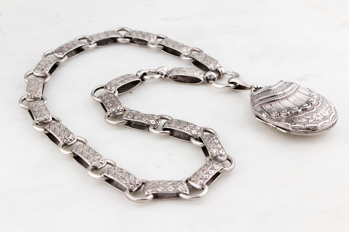 ANTIQUE EDWARDIAN 1908 STERLING SILVER BOOK CHAIN &amp; LOCKET
