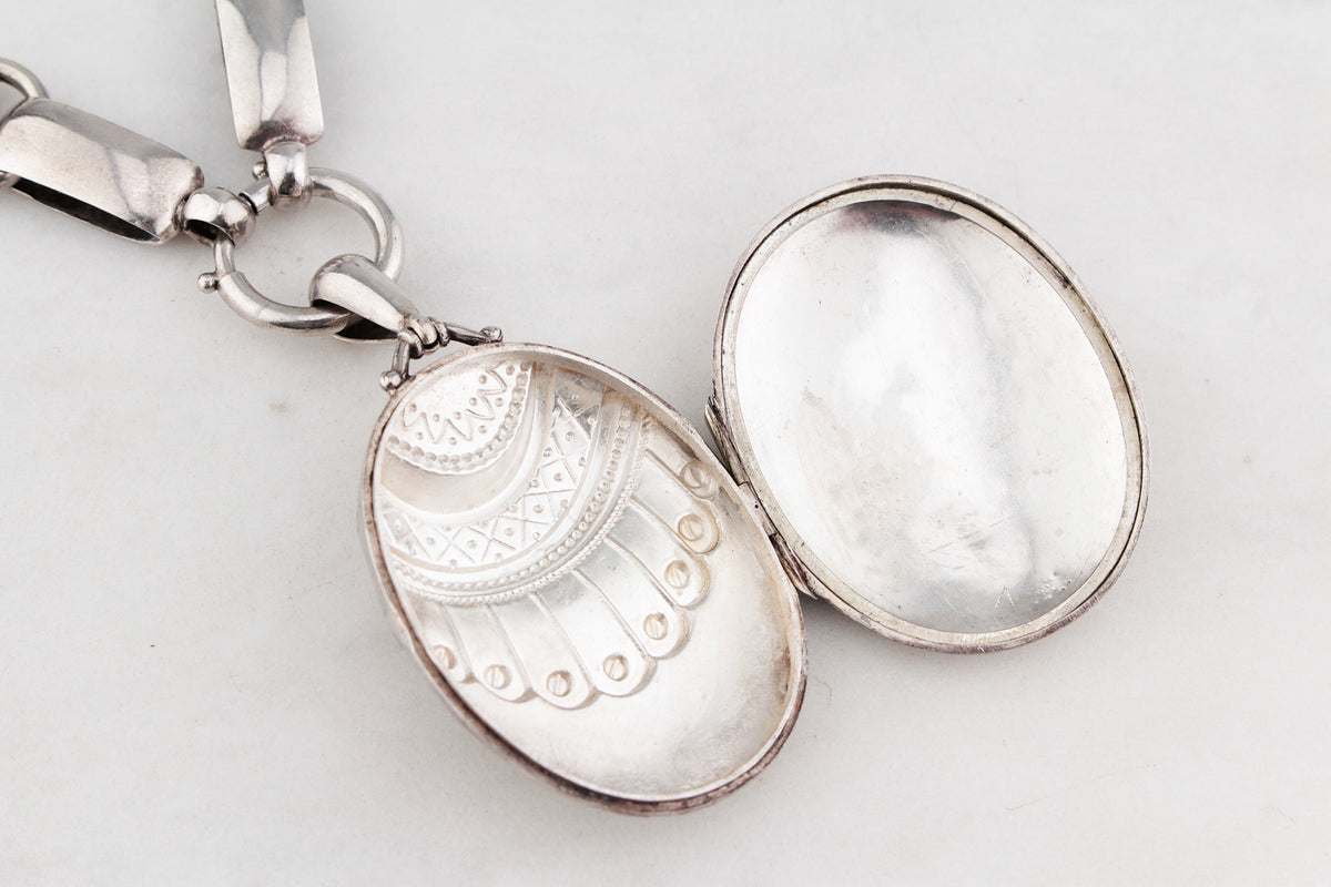ANTIQUE EDWARDIAN 1908 STERLING SILVER BOOK CHAIN &amp; LOCKET