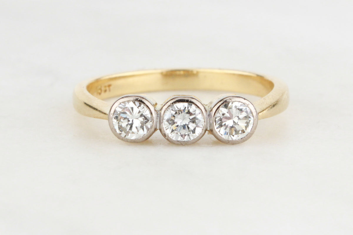VINTAGE c1930 DIAMOND TRILOGY RING 18ct GOLD