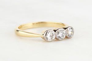 VINTAGE c1930 DIAMOND TRILOGY RING 18ct GOLD