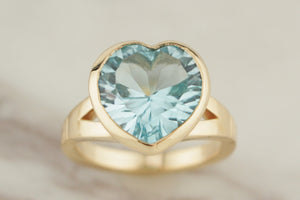 R&V CUSTOM MADE TOPAZ HEART COCKTAIL RING 9ct YELLOW GOLD