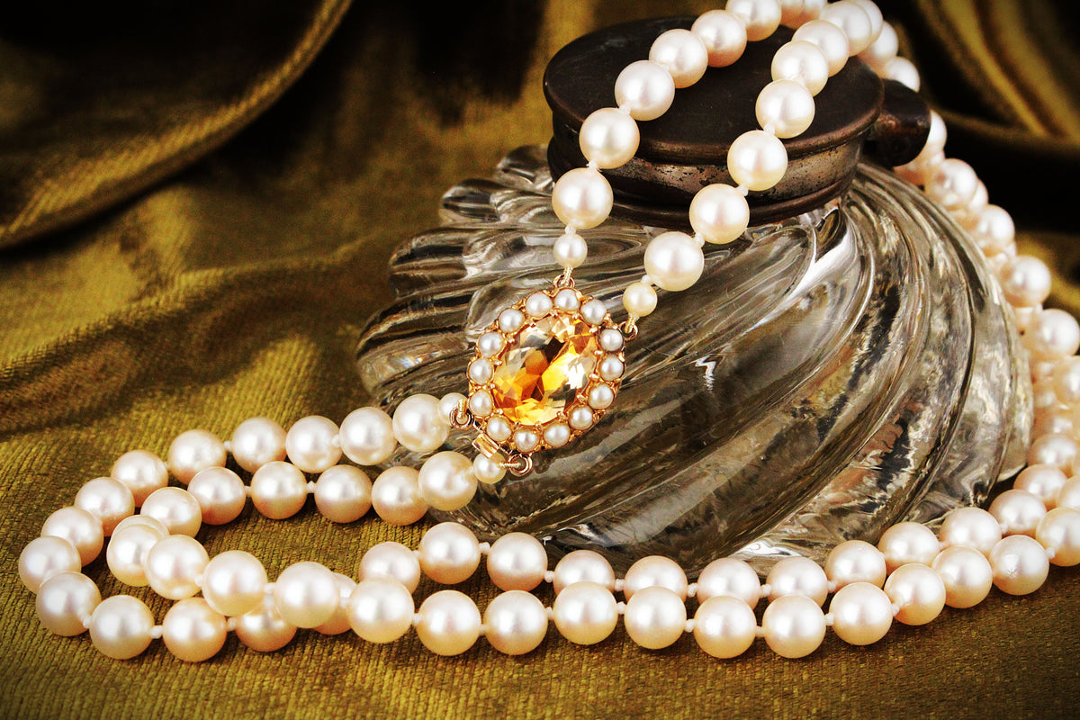 MID-CENTURY 1965 DOUBLE PEARL STRAND WITH CITRINE CLASP 9ct GOLD
