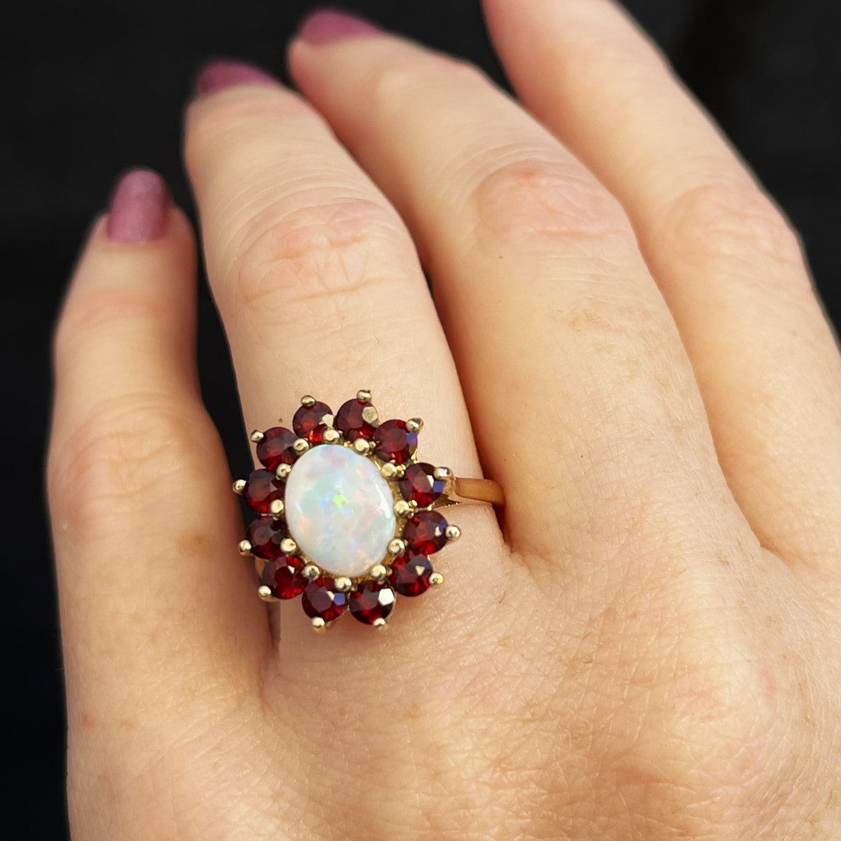 MID-CENTURY 1976 OPAL &amp; GARNET RING 9ct GOLD