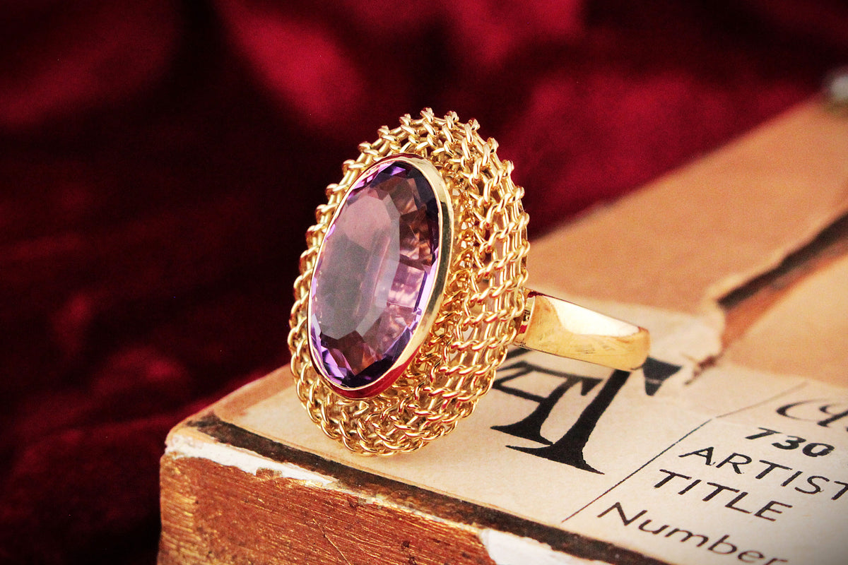 VINTAGE c1940’s AMETHYST COCKTAIL RING 18ct GOLD