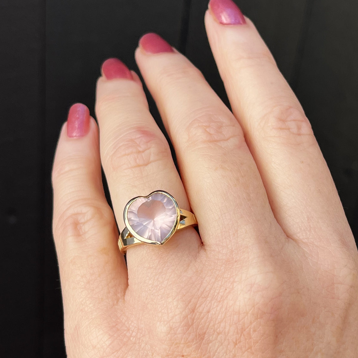 R&amp;V ROSE QUARTZ HEART COCKTAIL RING 9ct YELLOW GOLD