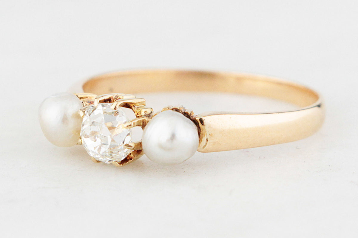 ANTIQUE VICTORIAN .50ct DIAMOND &amp; PEARL RING 15ct GOLD
