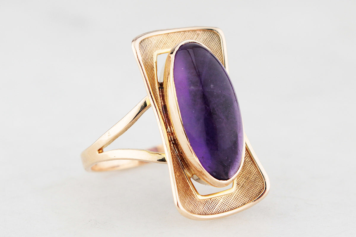 MID-CENTURY 1961 AMETHYST RING 9ct GOLD