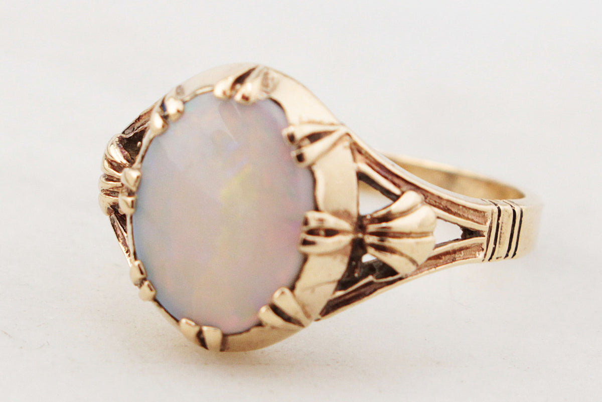 VINTAGE SOLID OPAL RING 9ct GOLD