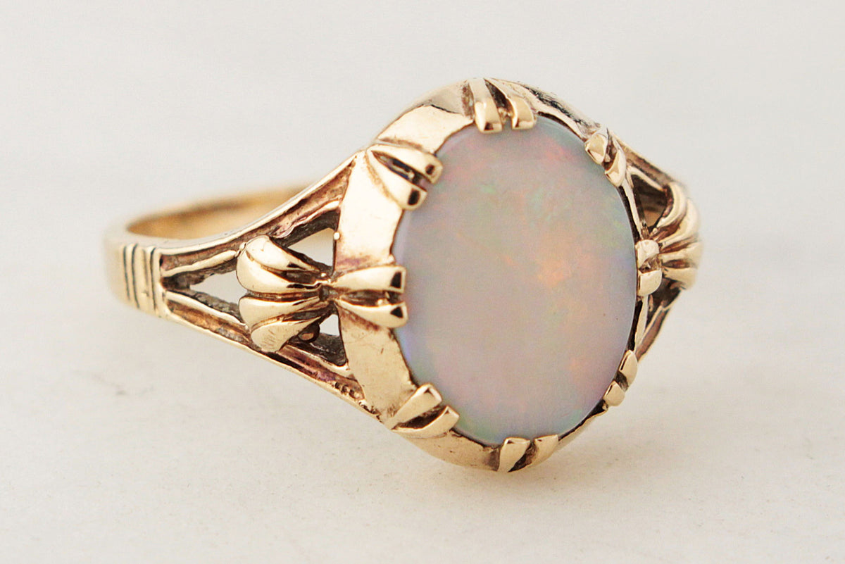 VINTAGE SOLID OPAL RING 9ct GOLD