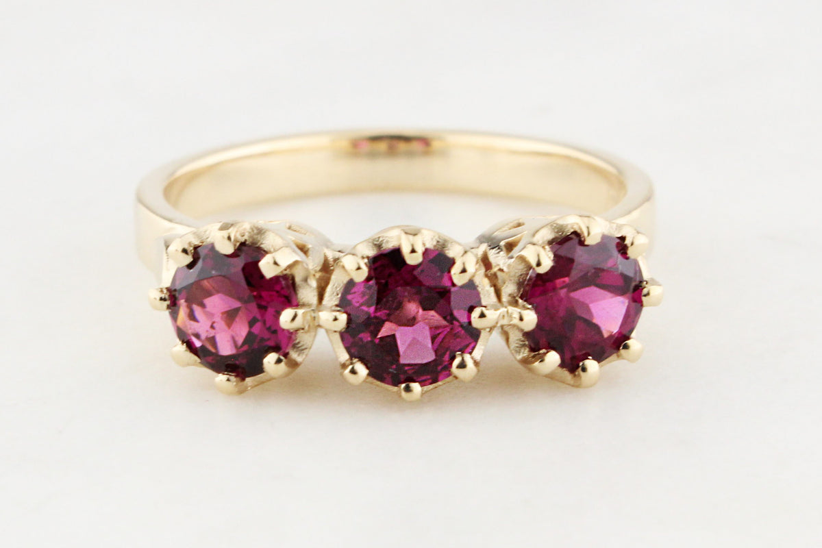 RHODOLITE GARNET TRILOGY RING 9ct GOLD