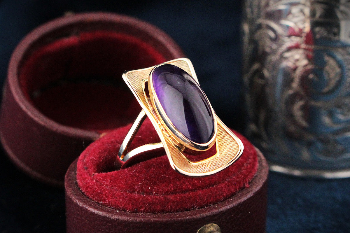 MID-CENTURY 1961 AMETHYST RING 9ct GOLD