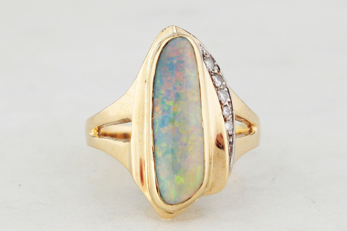 MID-CENTURY SOLID OPAL &amp; DIAMOND RING 18ct GOLD