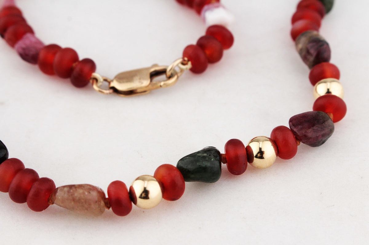 BESPOKE RED AGATE &amp; TOURMALINE NECKLACE 9ct GOLD