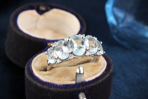 MODERN AQUAMARINE & DIAMOND RING 9ct GOLD