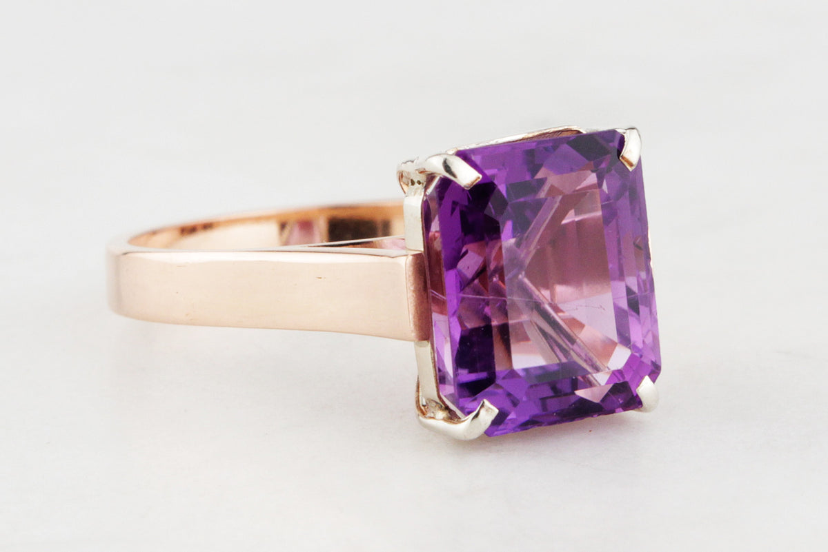 VINTAGE MID CENTURY AMETHYST COCKTAIL RING 14ct GOLD