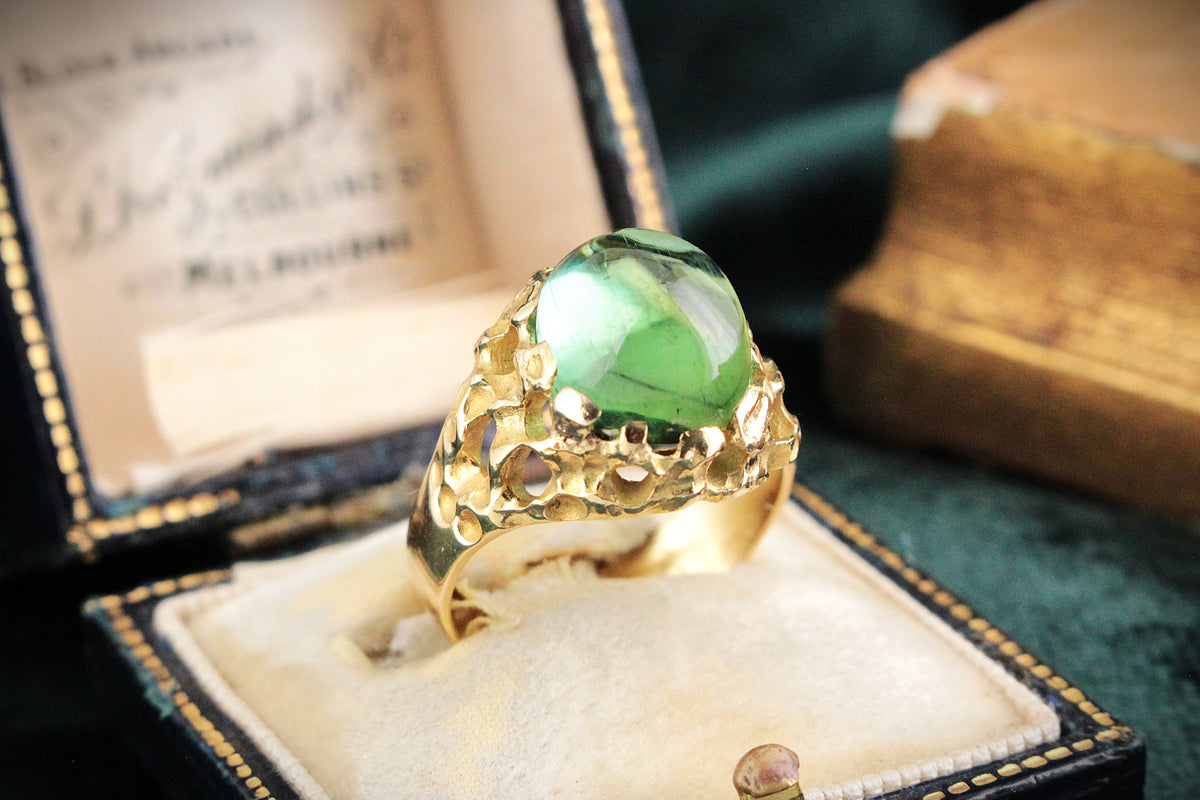 MID-CENTURY CABOCHON TOURMALINE RING 18ct GOLD