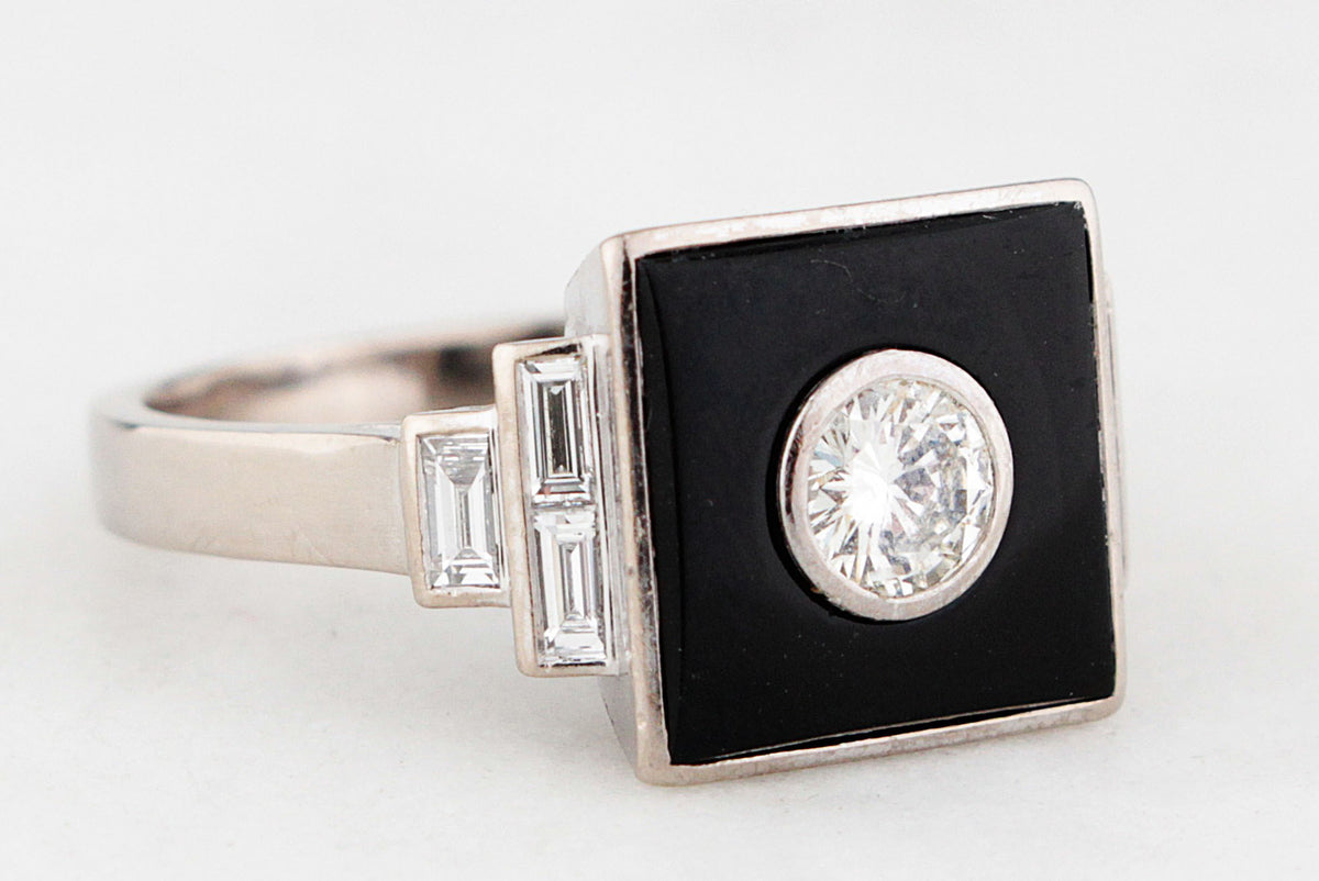 ART DECO c1930’s 1.04ct DIAMOND &amp; ONYX RING 18ct GOLD