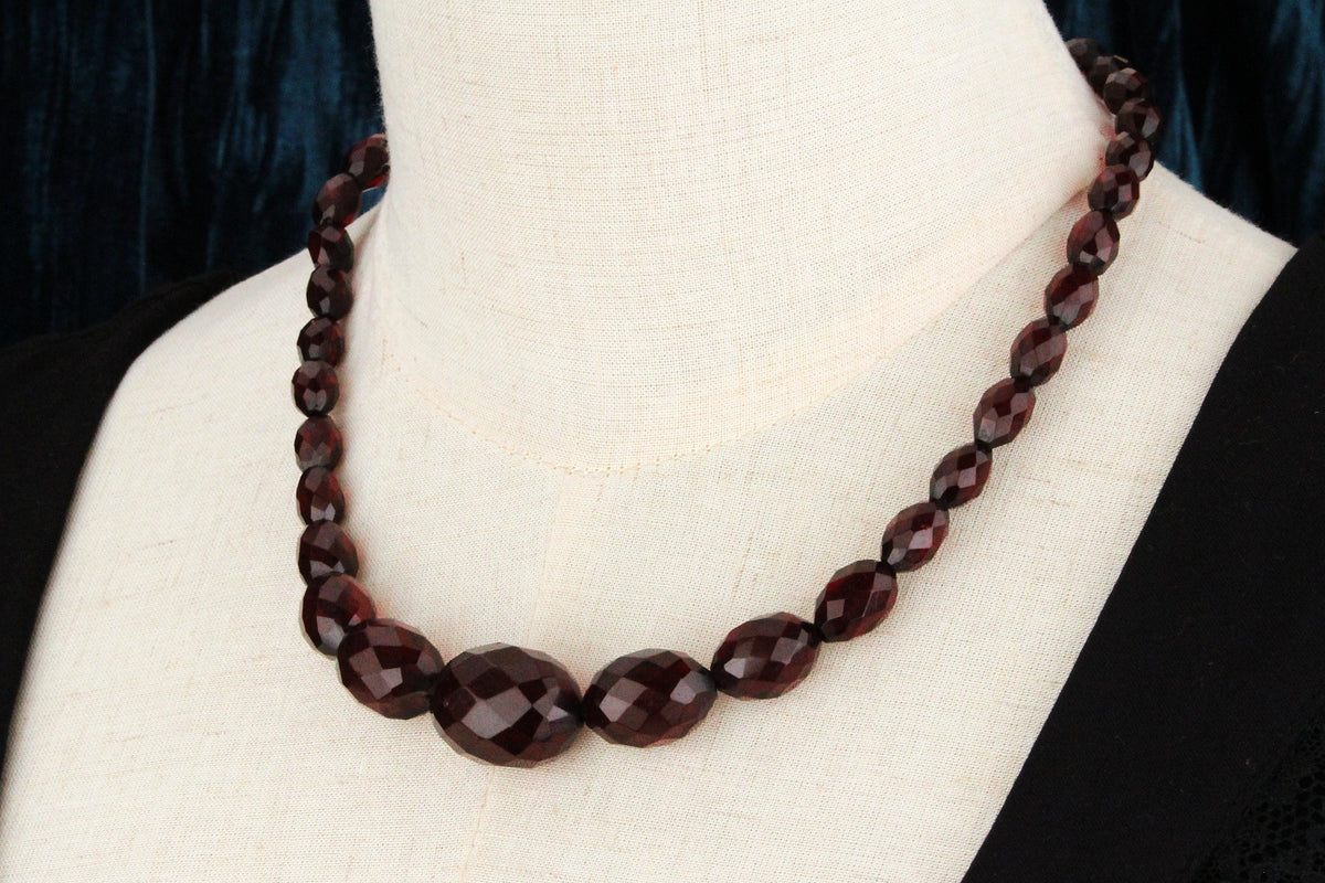 ANTIQUE ART DECO CHERRY AMBER NECKLACE 9ct GOLD