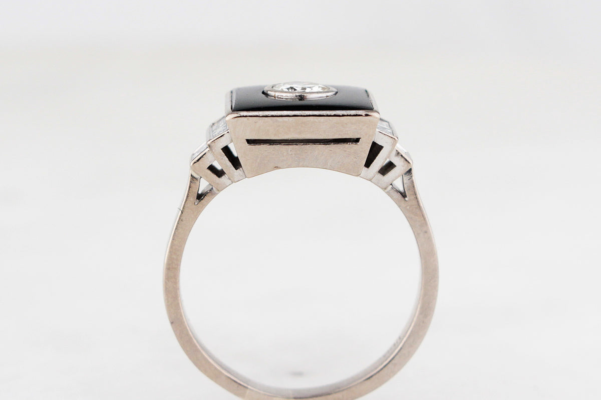 ART DECO c1930’s 1.04ct DIAMOND &amp; ONYX RING 18ct GOLD