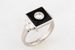 ART DECO c1930’s 1.04ct DIAMOND & ONYX RING 18ct GOLD