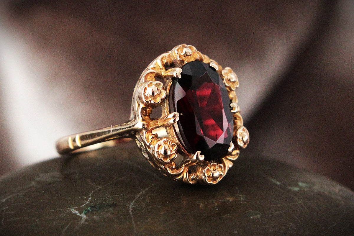 VINTAGE 1974 RHODOLITE GARNET RING 9ct GOLD