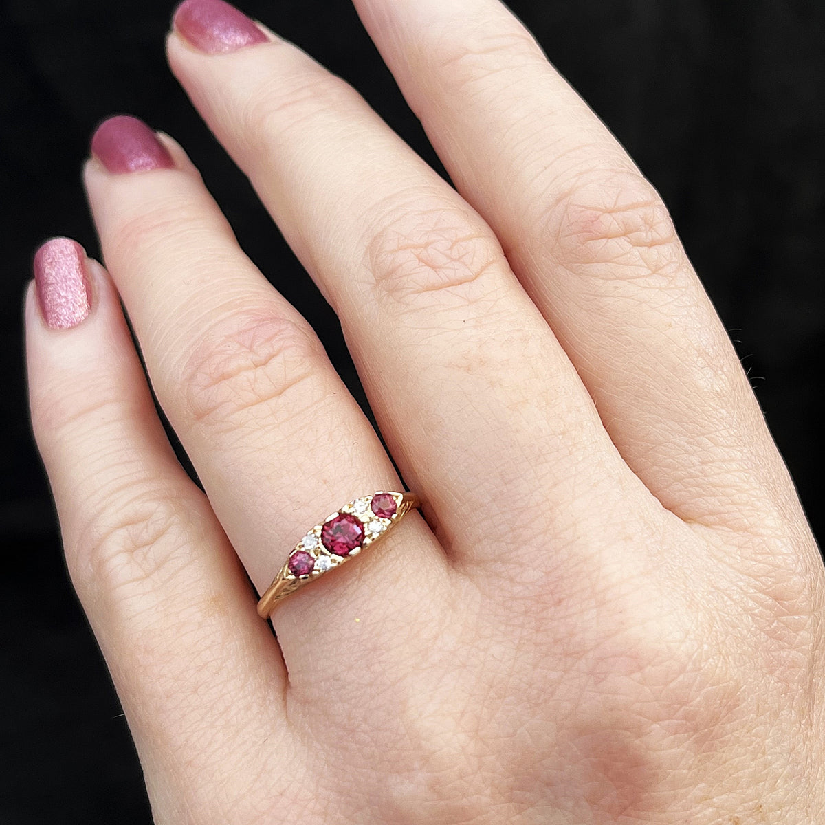 ANTIQUE EDWARDIAN c1910 GARNET & DIAMOND RING 9ct GOLD