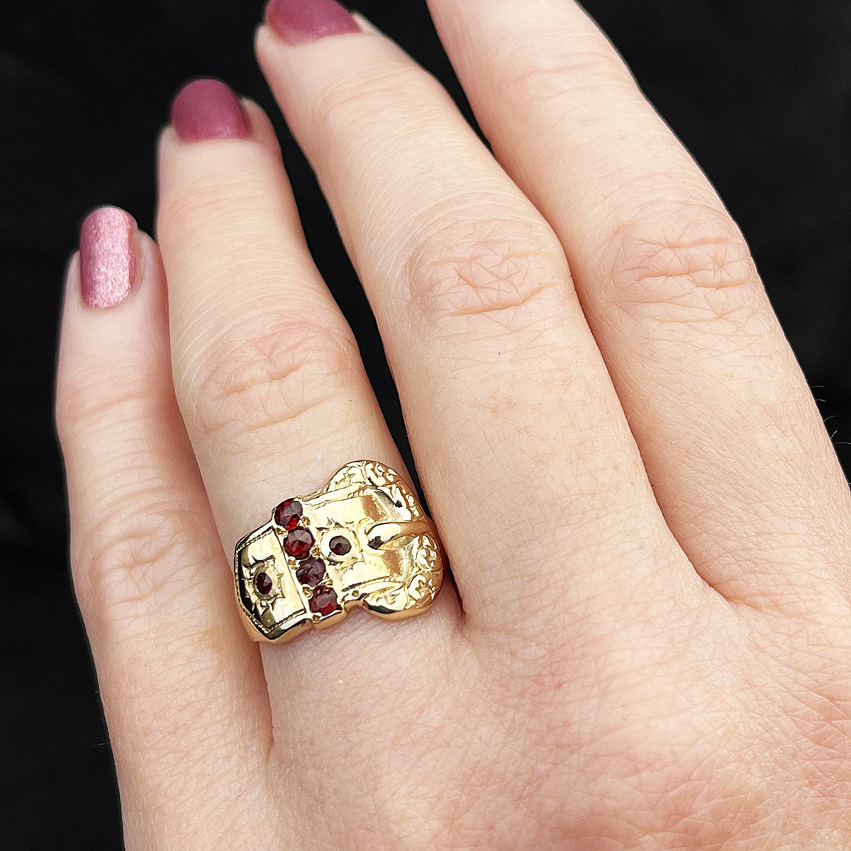 ANTIQUE EDWARDIAN c1900 GARNET BUCKLE RING 9ct GOLD