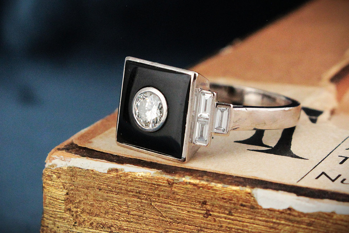 ART DECO c1930’s 1.04ct DIAMOND &amp; ONYX RING 18ct GOLD