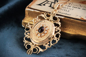 VINTAGE GARNET & SEED PEARL PENDANT LOCKET 9ct GOLD