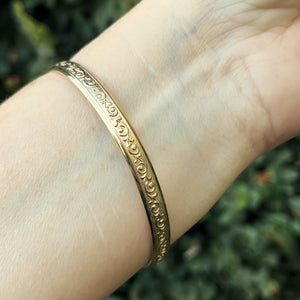 MODERN 20.16g ETCHED BANGLE 9ct GOLD