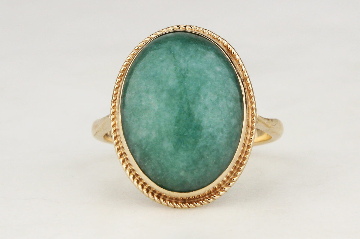 MID-CENTURY JADE RING 9ct GOLD