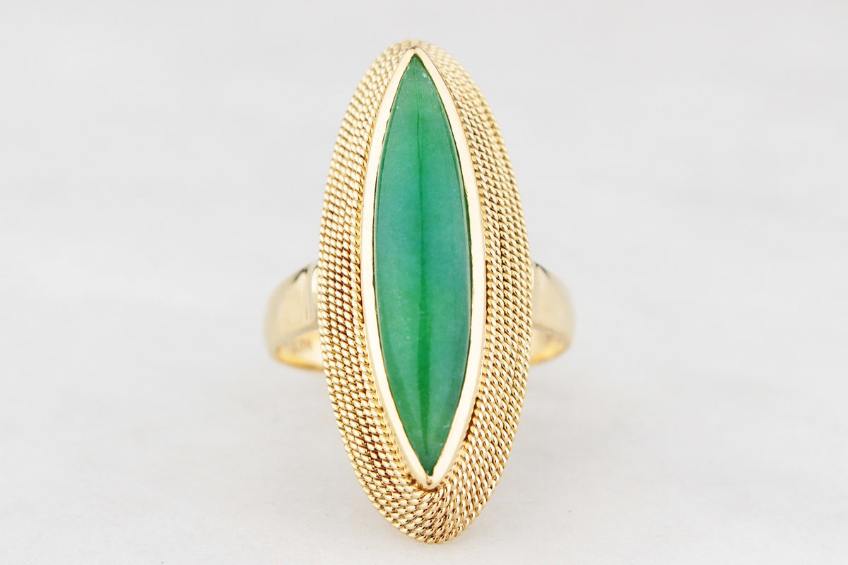 MID-CENTURY c1960 JADE RING 18ct GOLD