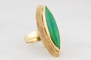 MID-CENTURY c1960 JADE RING 18ct GOLD