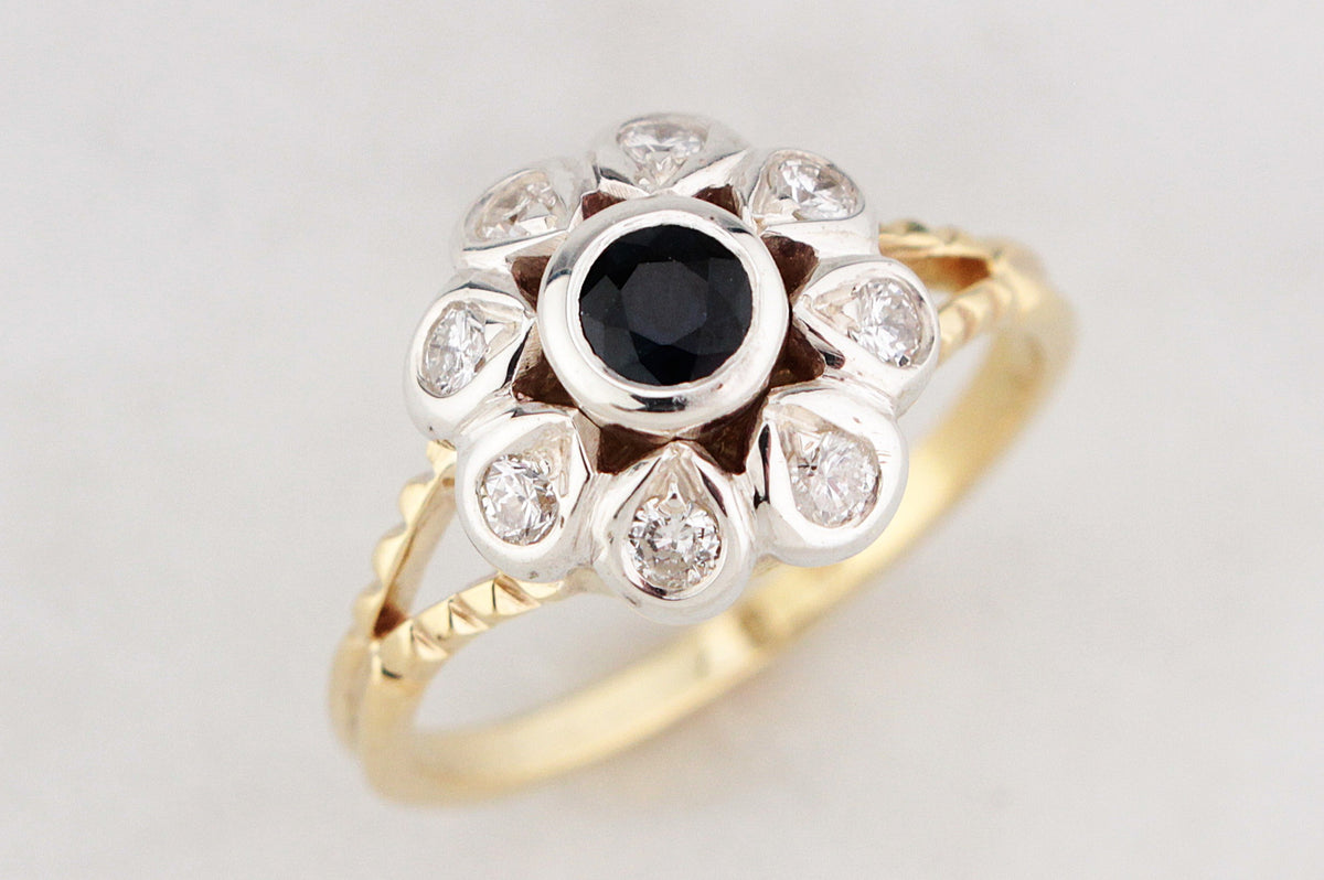 VINTAGE SAPPHIRE & DIAMOND DAISY RING 18ct GOLD