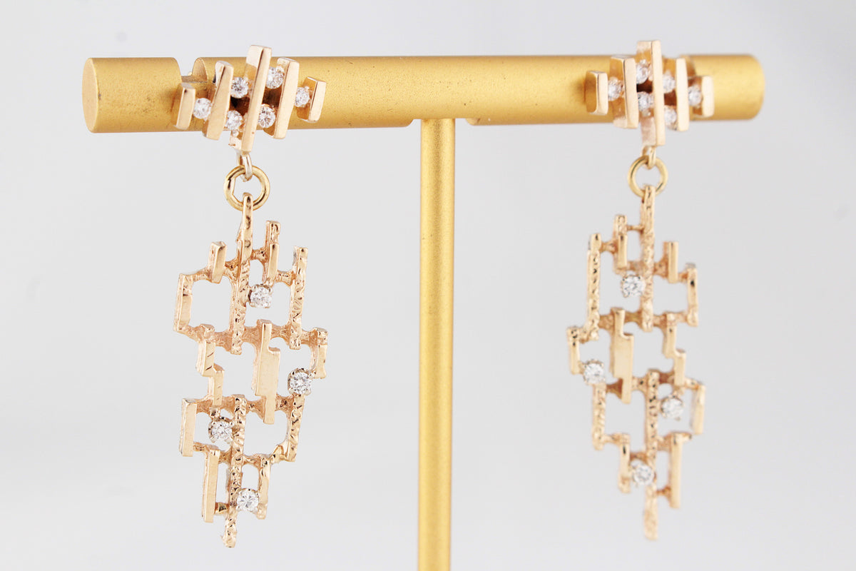 MID-CENTURY .50ct DIAMOND EARRINGS 14ct GOLD