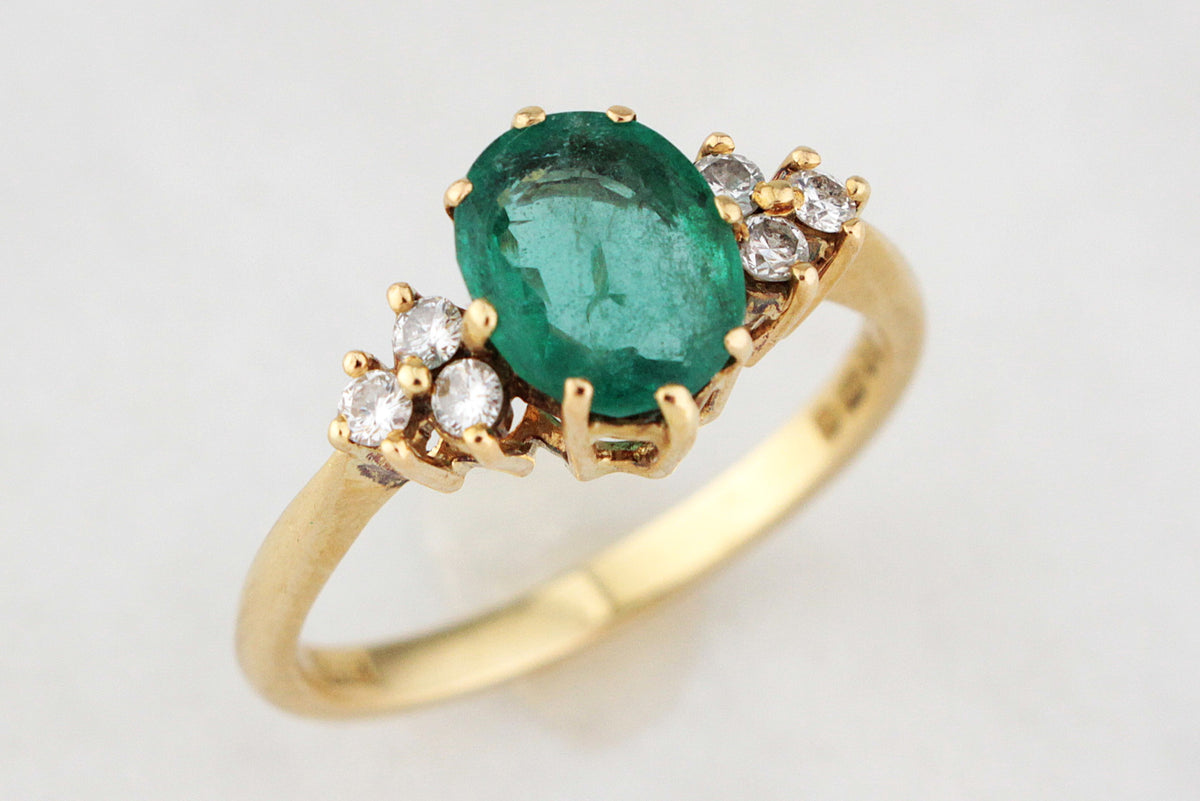 VINTAGE EMERALD & DIAMOND RING 18ct GOLD