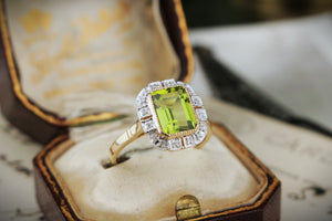 MODERN ART DECO STYLE PERIDOT & DIAMOND RING 9ct YELLOW GOLD