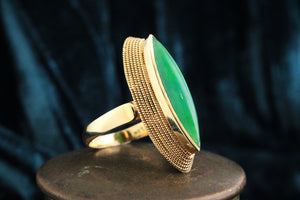 MID-CENTURY c1960 JADE RING 18ct GOLD