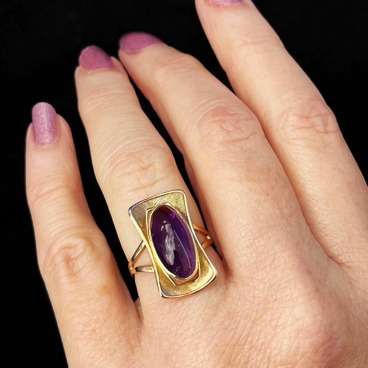 MID-CENTURY 1961 AMETHYST RING 9ct GOLD