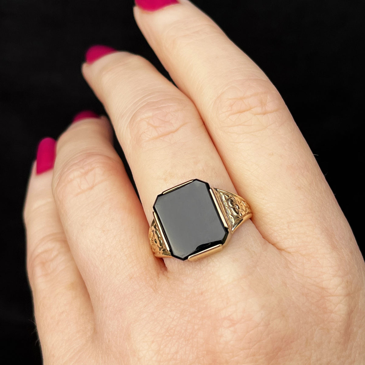 VINTAGE c1950 ONYX RING 9ct YELLOW GOLD
