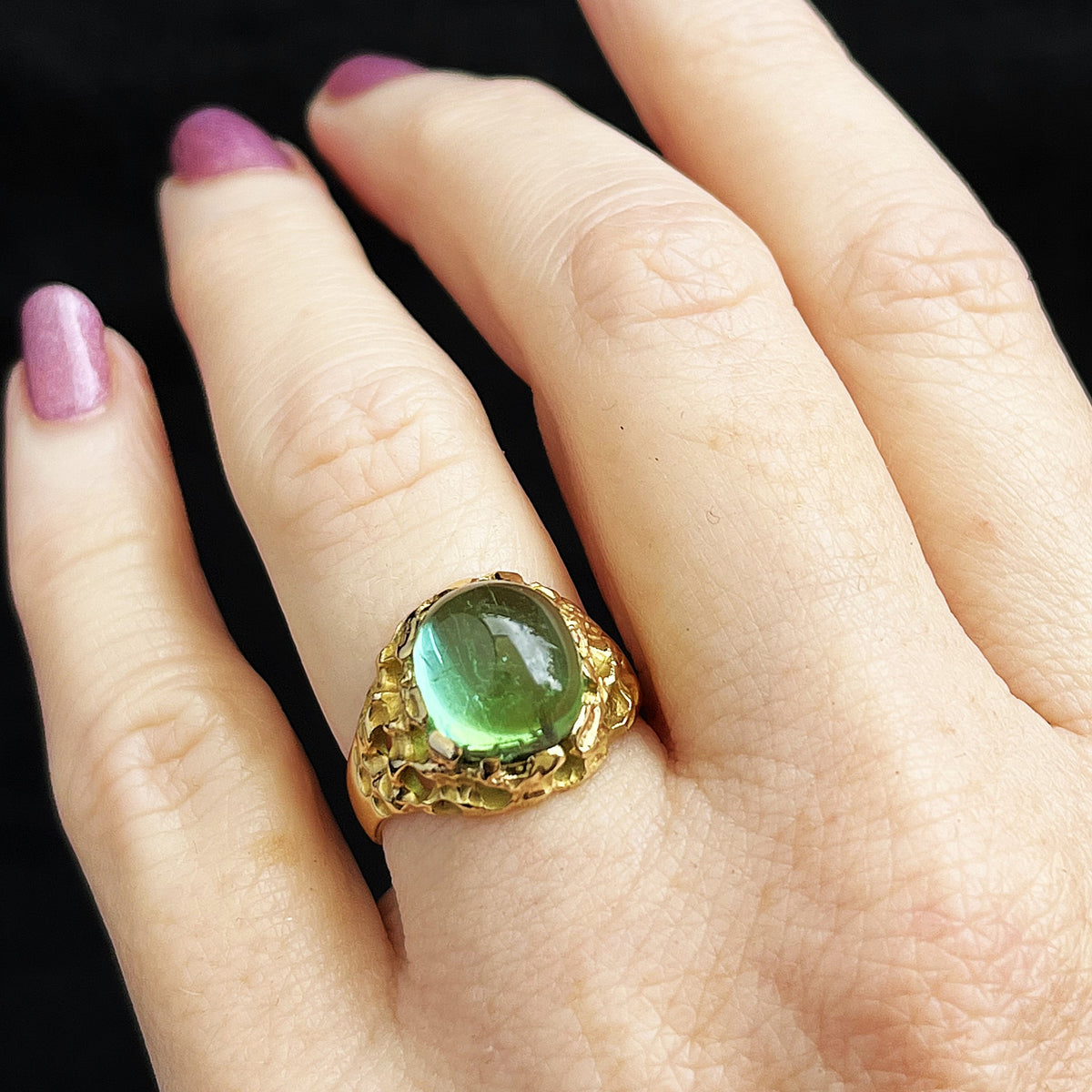 MID-CENTURY CABOCHON TOURMALINE RING 18ct GOLD