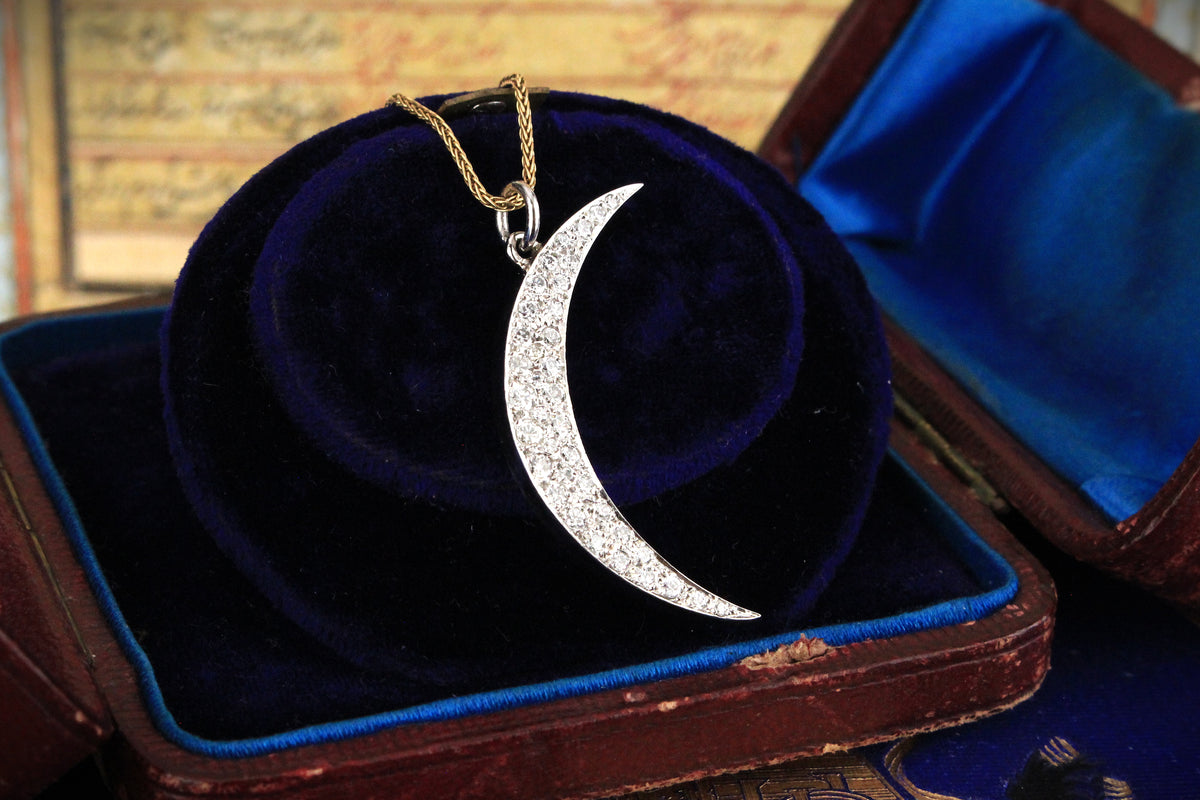 VINTAGE .69ct DIAMOND CRESCENT MOON PENDANT 9ct GOLD